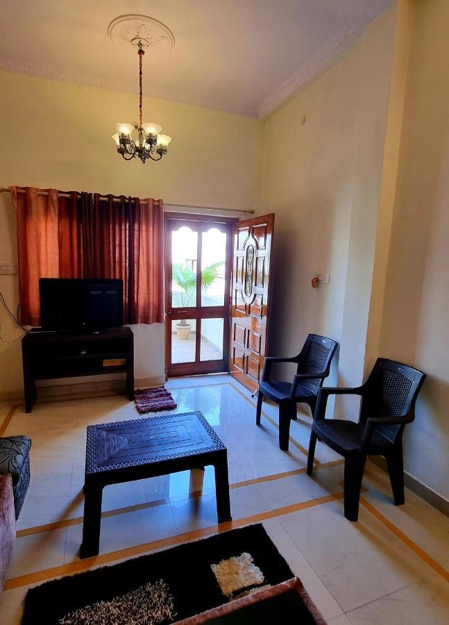 Aditya Premium Homestay- Furnished Air Conditioned- 2Bhk Jabalpur Buitenkant foto