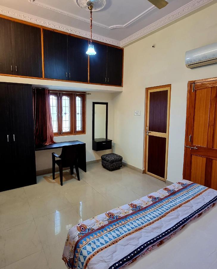 Aditya Premium Homestay- Furnished Air Conditioned- 2Bhk Jabalpur Buitenkant foto