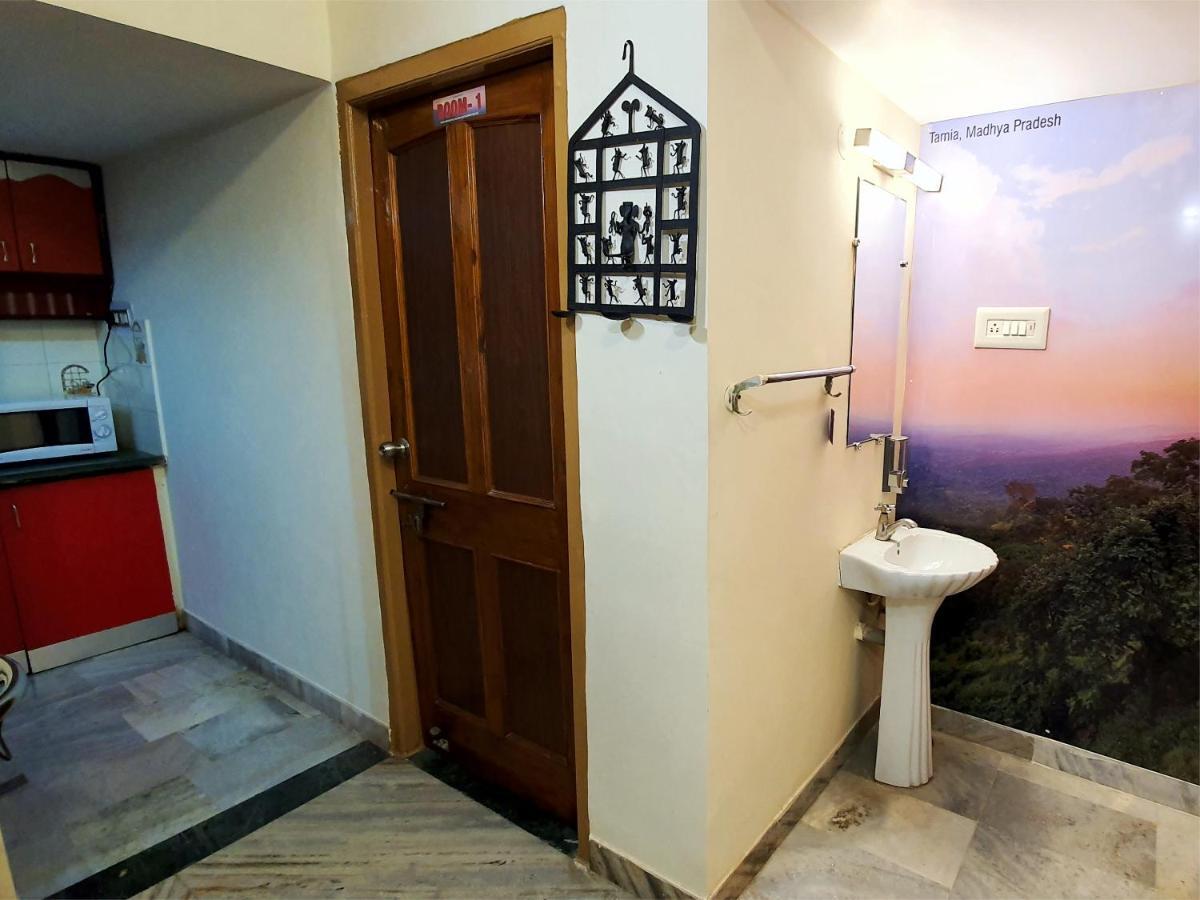 Aditya Premium Homestay- Furnished Air Conditioned- 2Bhk Jabalpur Buitenkant foto